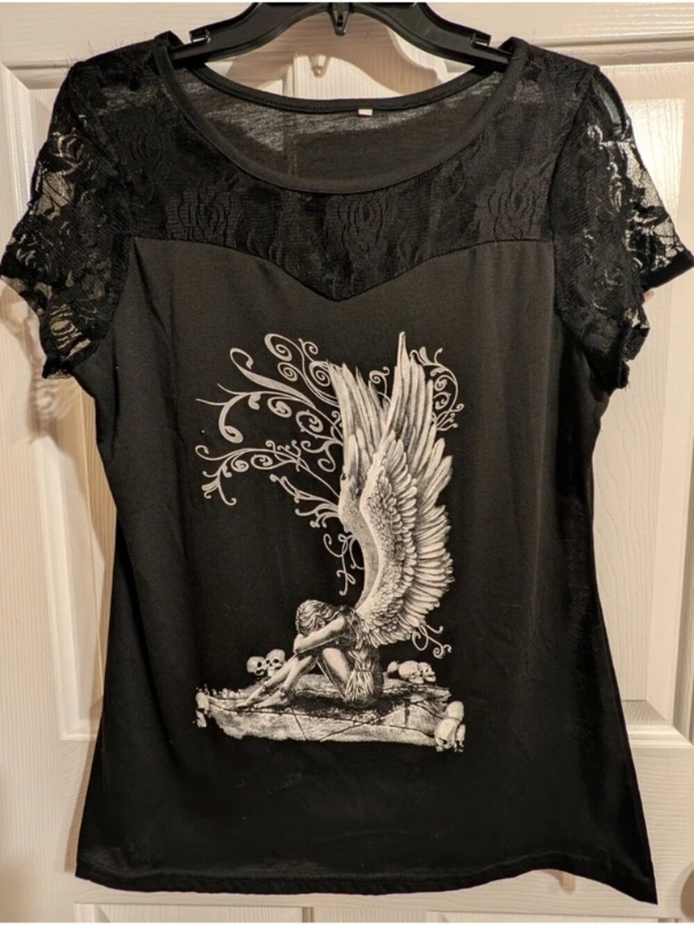 Beautiful Top w/Angel design!Sz XL